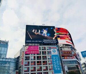 渋谷駅前ビジョン広告 シブハチヒットビジョン
